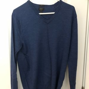 V neck sweater